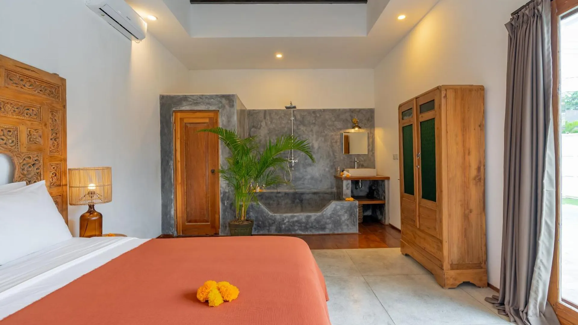 Villa Wuizy By Dreamawaybali Seminyak  Seminyak (Bali)