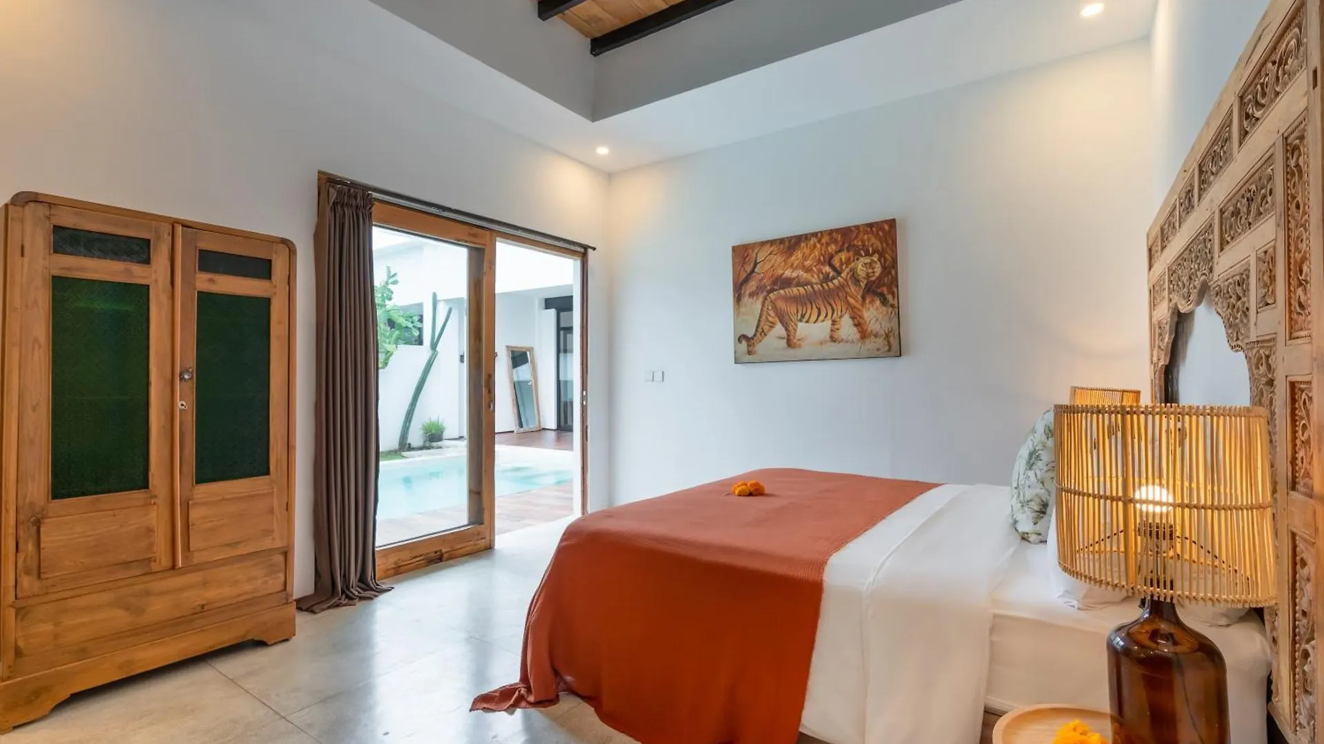 Villa Wuizy By Dreamawaybali Seminyak   Seminyak (Bali)