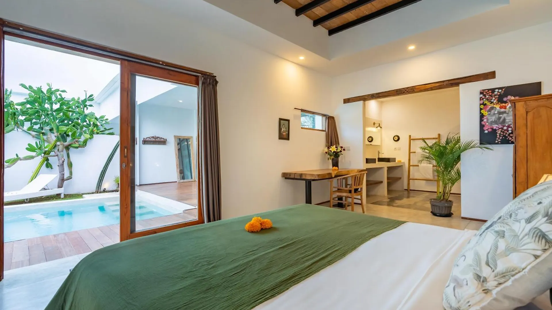 Villa Wuizy By Dreamawaybali Seminyak