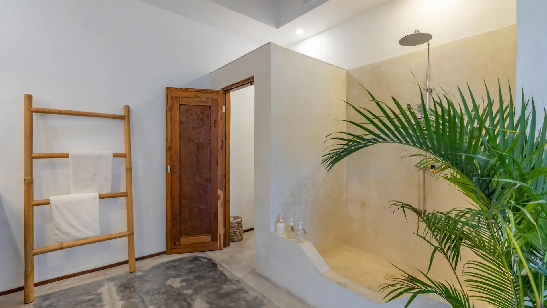 Villa Wuizy By Dreamawaybali Seminyak  0*, Seminyak (Bali) Indonesia