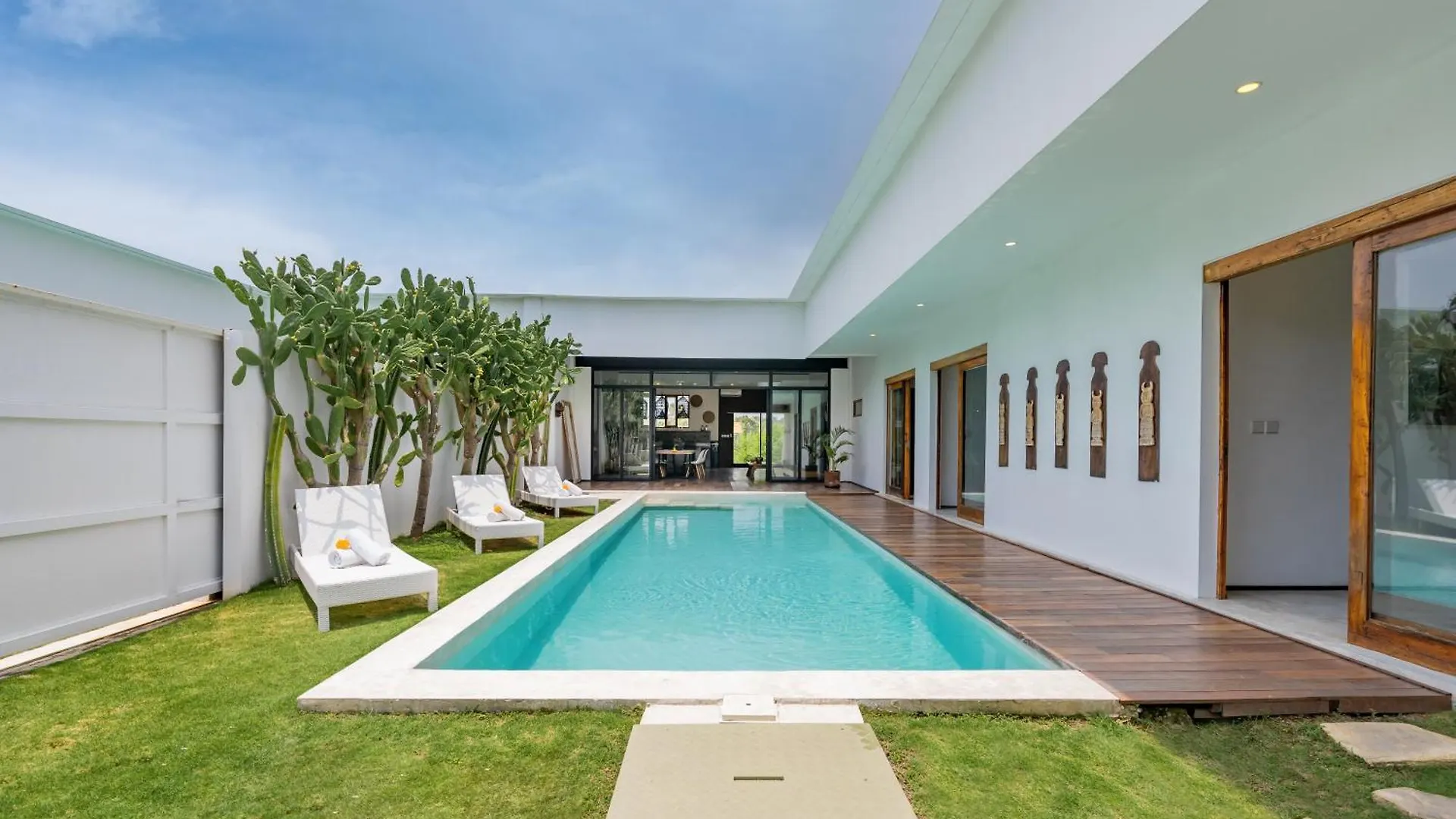 Villa Wuizy By Dreamawaybali Seminyak