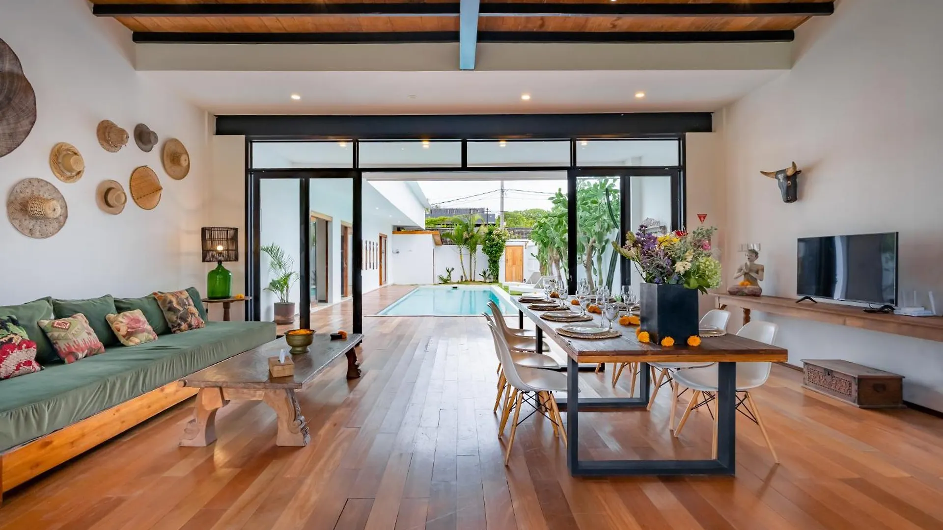 Villa Wuizy By Dreamawaybali Seminyak  Indonesia