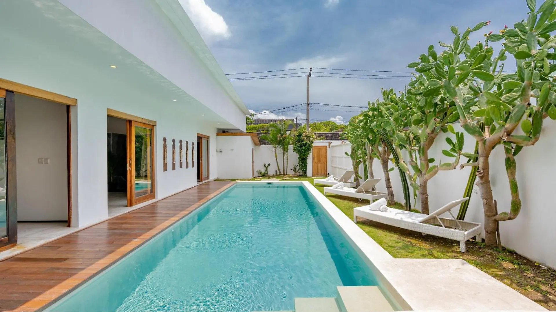 Villa Wuizy By Dreamawaybali Seminyak