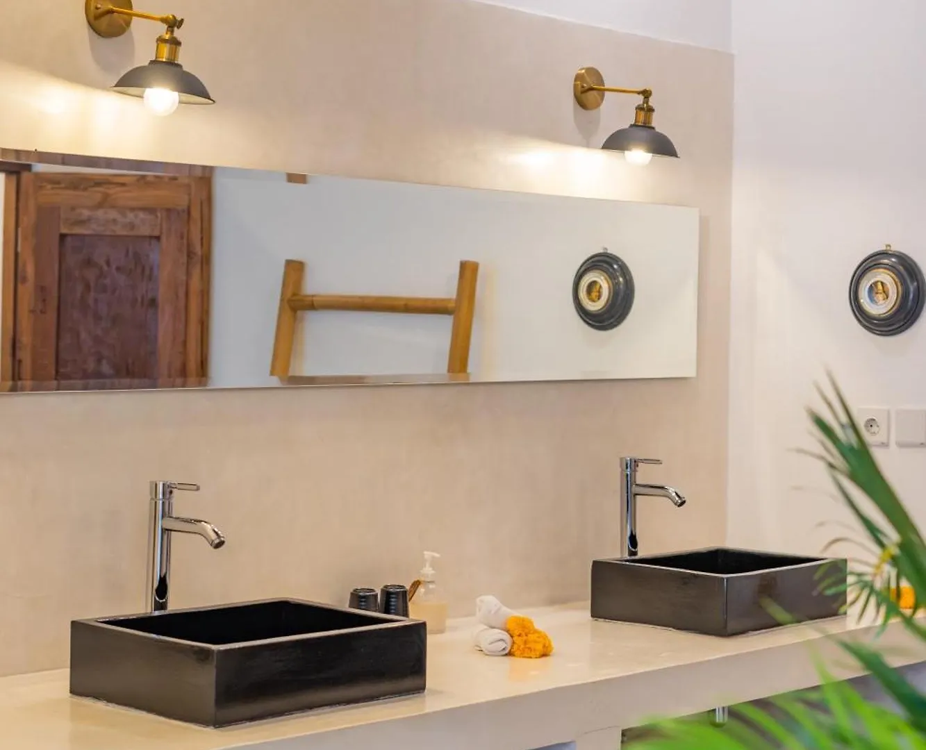Villa Wuizy By Dreamawaybali Seminyak